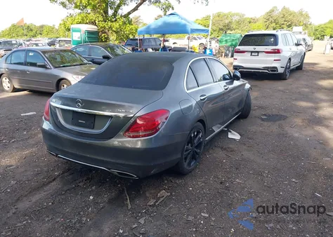 2017 Mercedes-Benz C 300 4Matic/Luxury 4Matic/Sport 4Matic из США, поврежденный, VIN 55SWF4KB3HU195859